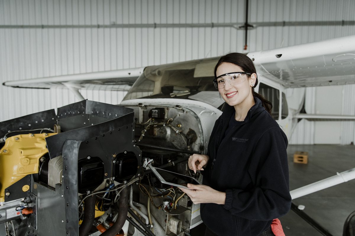 How to Become a Commercial Pilot: The Step-by-Step Path